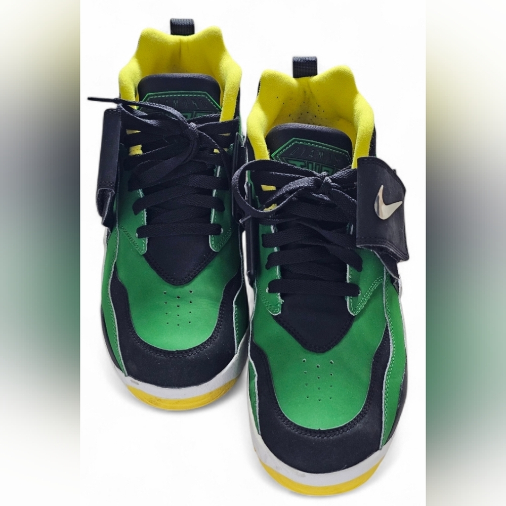 Nike Air Diamond Turf Sneakers Oregon Ducks Theme, Men's 10.5, Great Condition - Picture 9 of 13